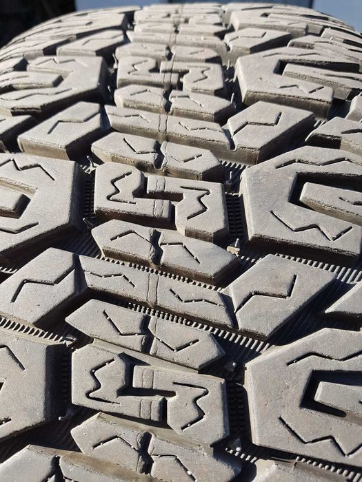 Opony wielosezonowe Renegade A/T Sport Radar - prawie nowe 265/50 R20