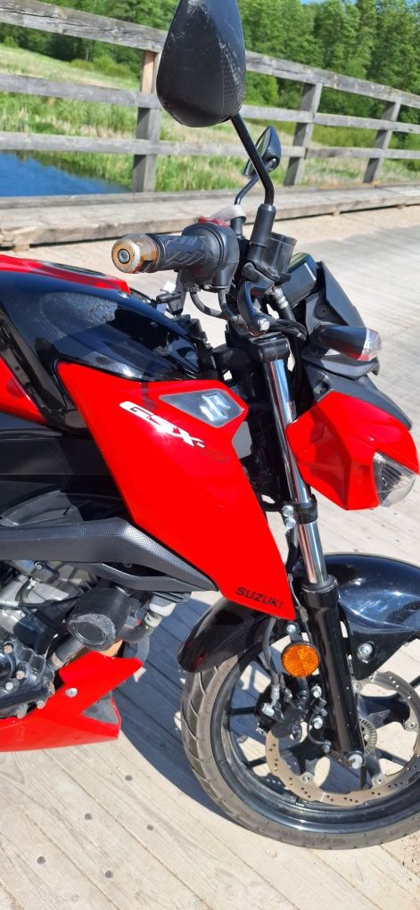 Sprzedam SUZUKI GSX-S.
