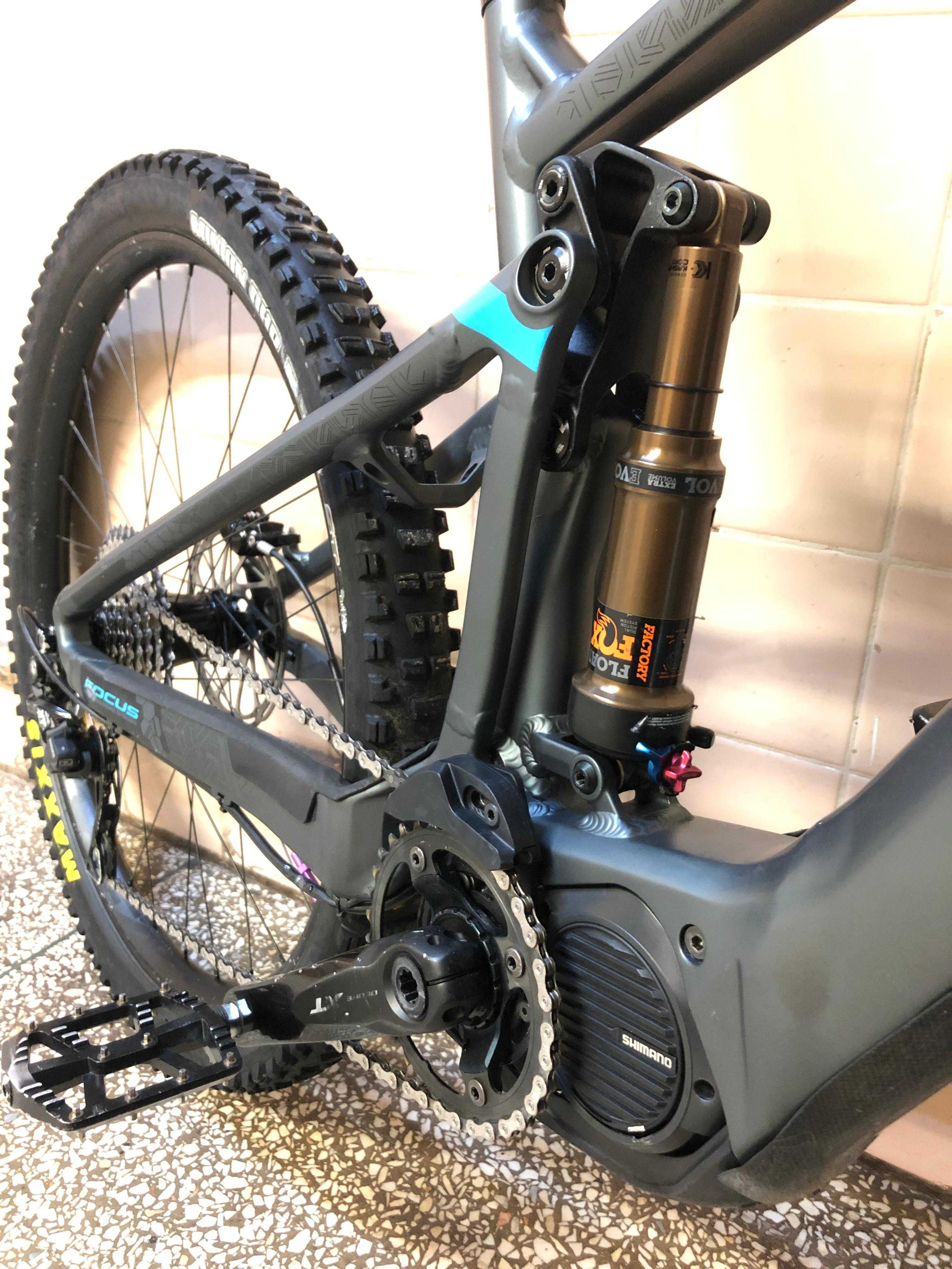 Rower Elektryczny Focus SAM² Pro 2019 FOX Kashima  roz M + bateria zew