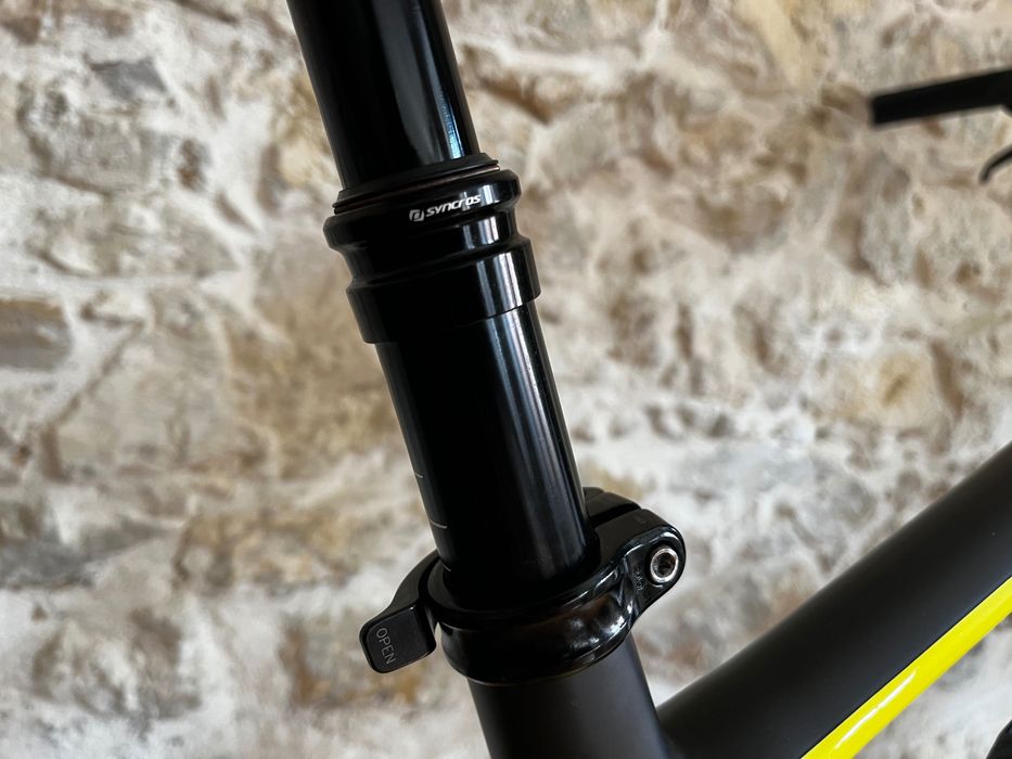 2021 SCOTT Carbon Scale 930 with Carbon Wheels - Size : Medium