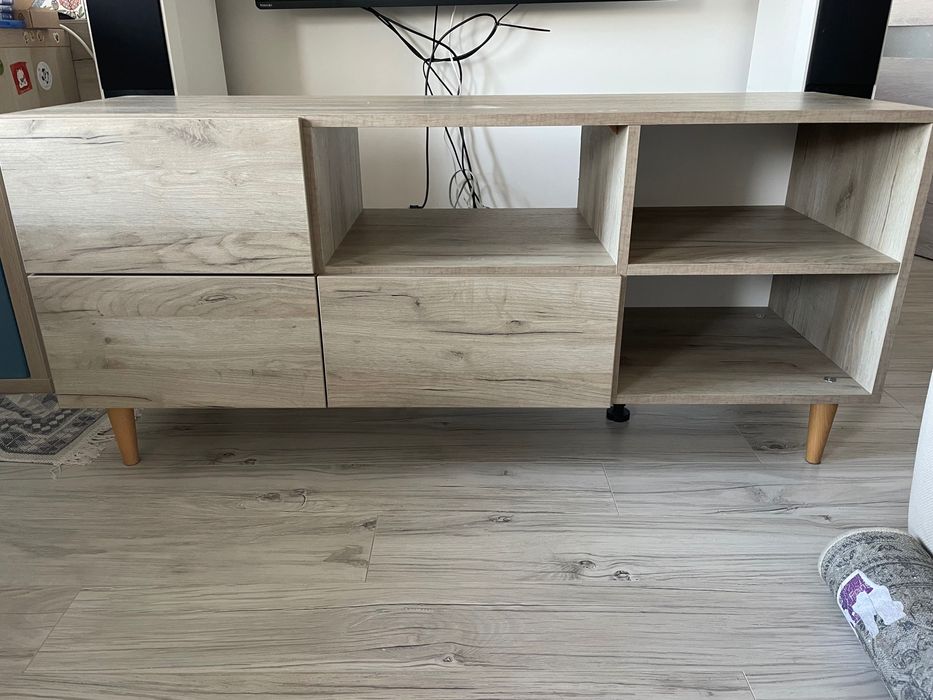 Regał rtv robiony na zamówienie