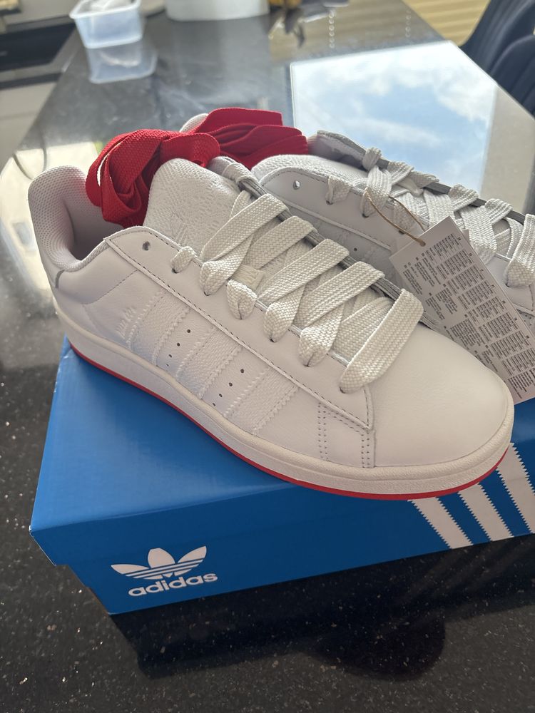 Adidas mata 44 czerwono biale limitowane
