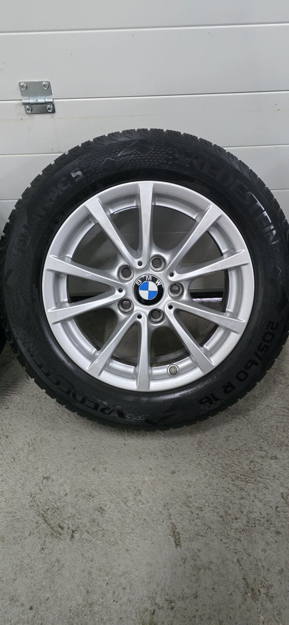 Wielosezon 205 60R16 Felgi 5x120 Et31 BMW F30 F31 F20 F21 E90