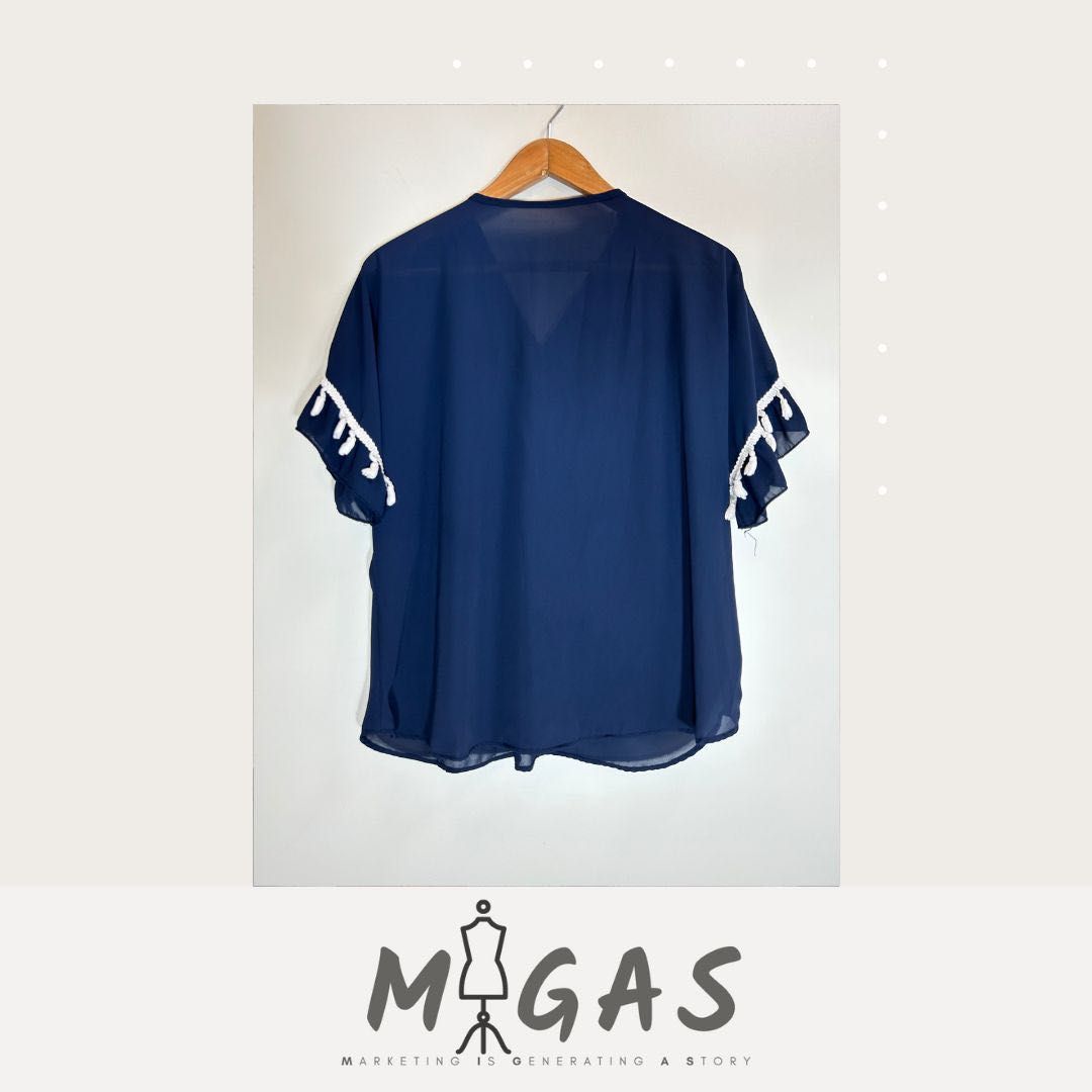 Blusa com detalhes de renda