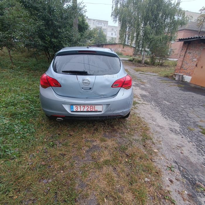 Автомобіль opel astra j на ходу