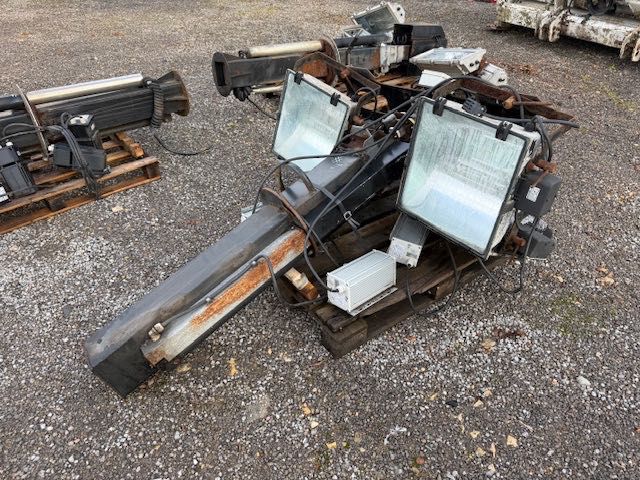 MASZT oświetleniowy hydrauliczny 8 mb