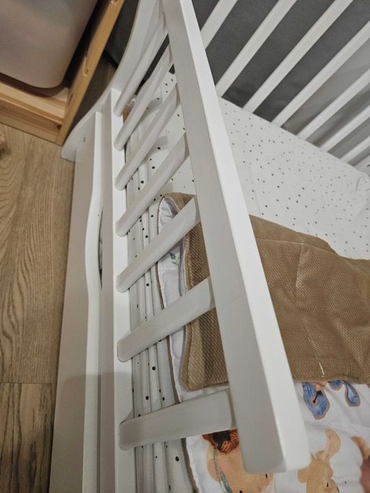 Białe Łóżeczko dziecięce niemowlęce 120x60 cm z funkcją sofy