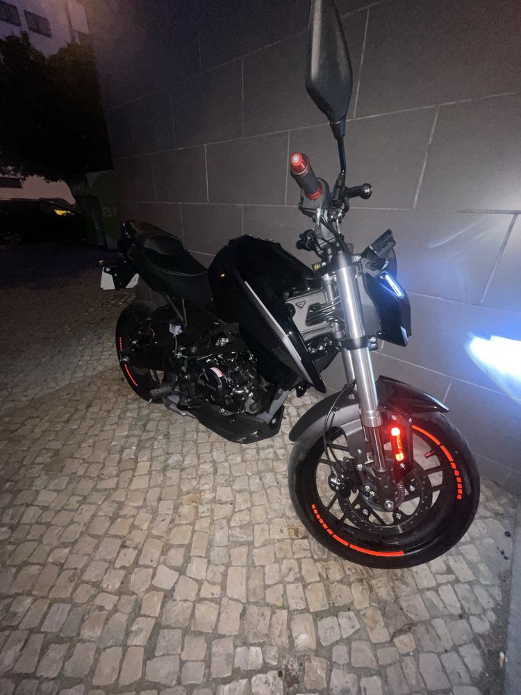 Vendo Voge 125R 2025