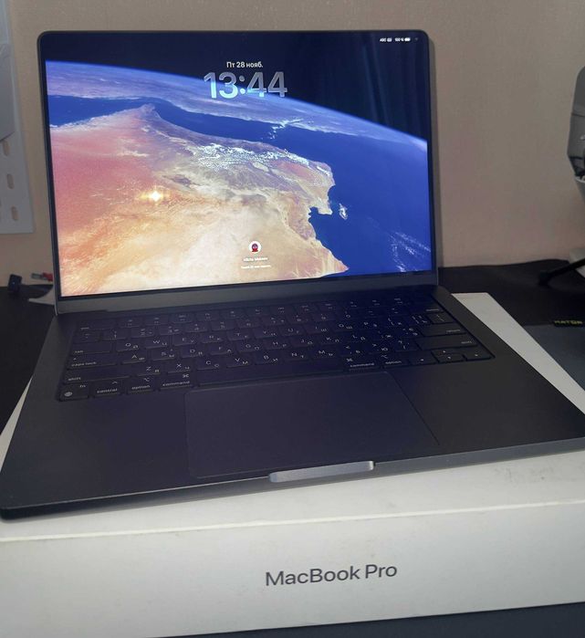 MacBook Pro 14" M3 Pro 2023 18 RAM/ 512Gb SSD  161 цикл 98%
