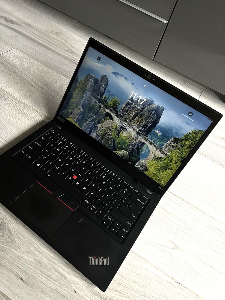 Lenovo ThinkPad T490s i7