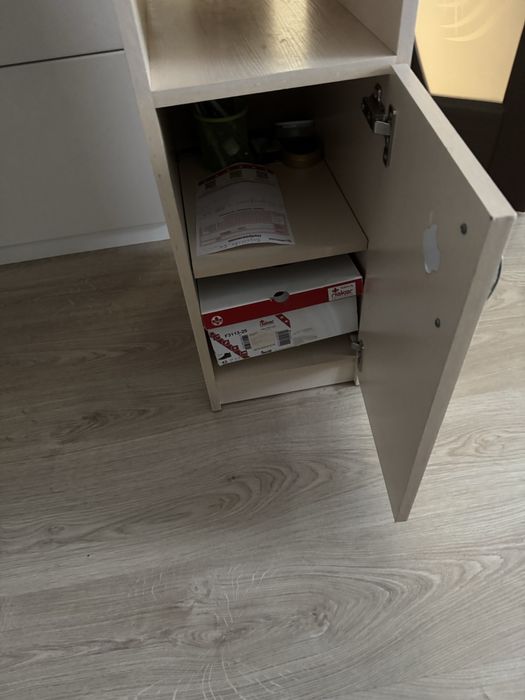 Стол письменый в хорошем состоянии