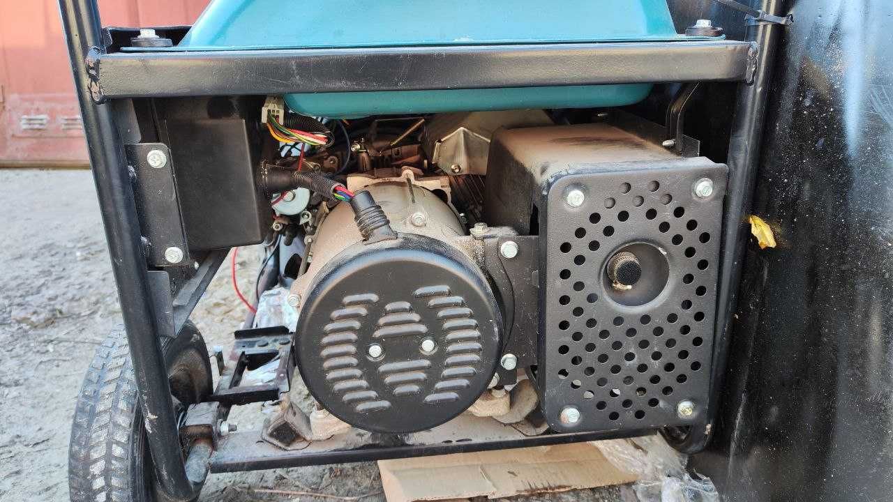 Генератор Makita