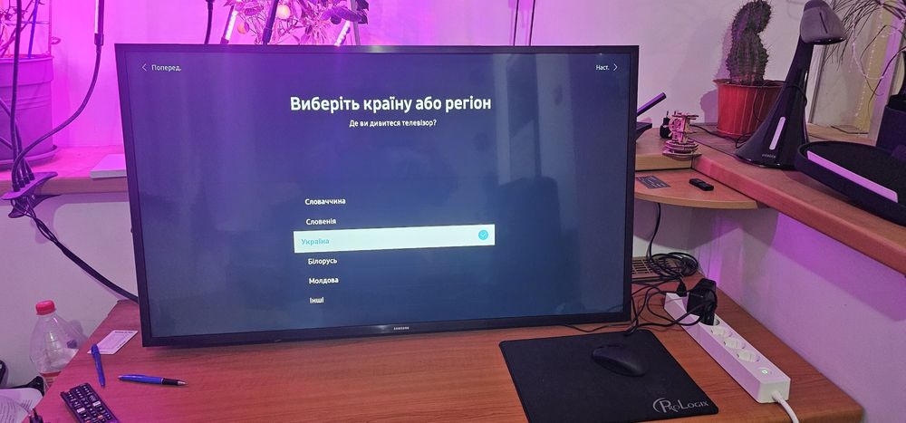 Телевізор Samsung T5300 43" Full HD