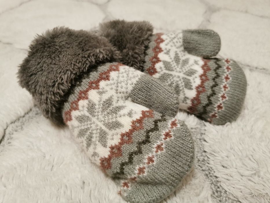 Rękawiczki dziecięce w stylu skandynawskim