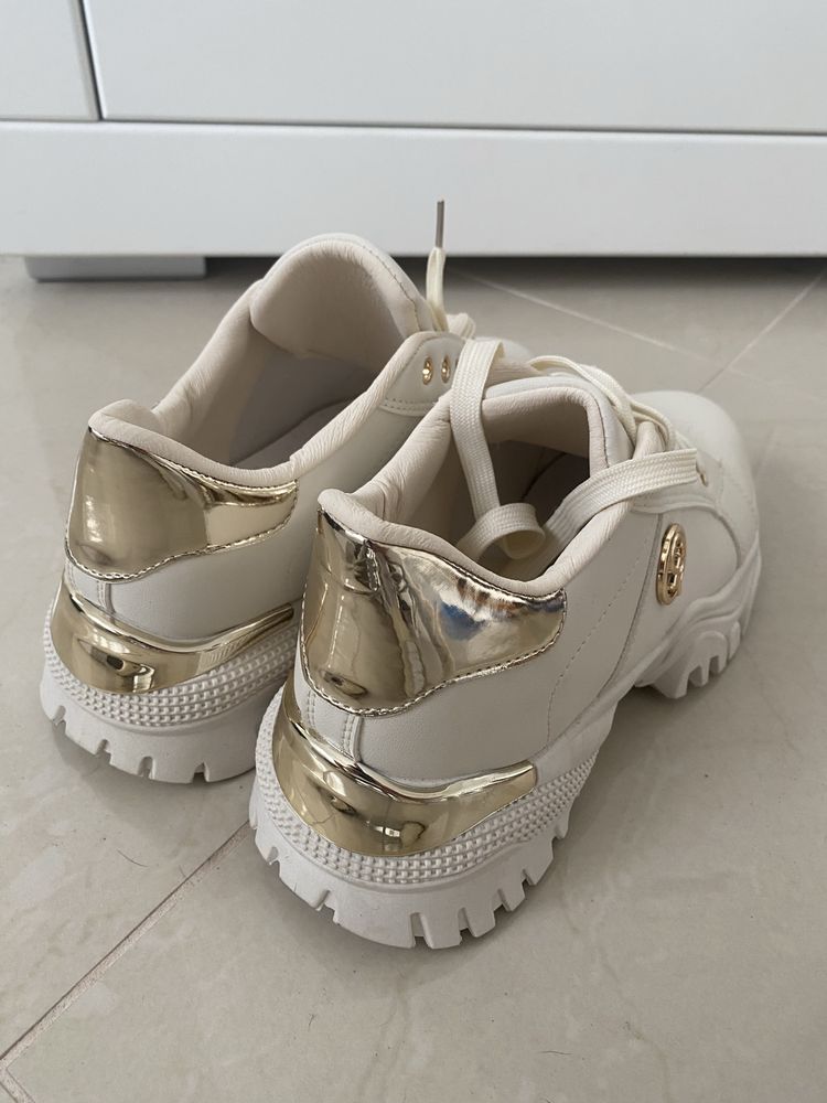 Nowe buty na platformie, rozm. 40
