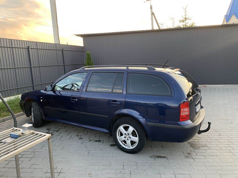 Продам skoda 1.6  MPI