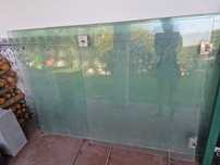 Vitraças exteriores com porta e chave