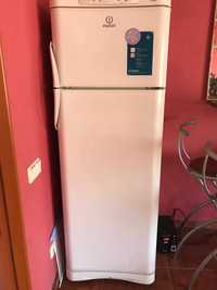Холодильник Indesit терміново