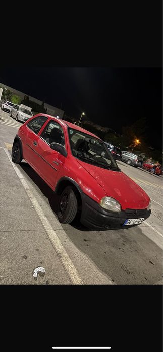 Carro Corsa b. Muito bom de motor. Pastilhas de freio recem trocadas
