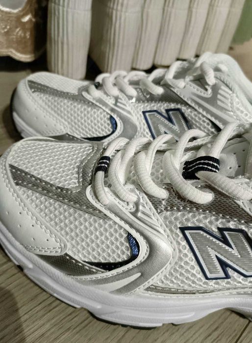 Białe tenisówki New Balance 530 w rozmiarze 37