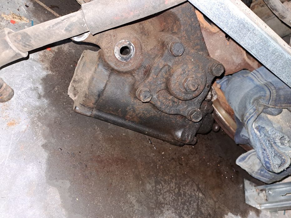 Балка передня На HYUNDAI HD65 2005r 3.3l