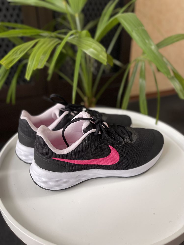 Кросівки Nike Revolution 6Nn