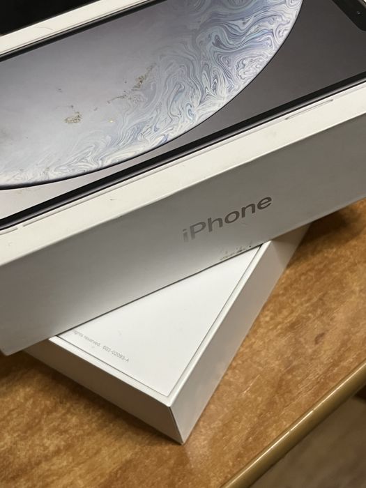 iPhone XR biały