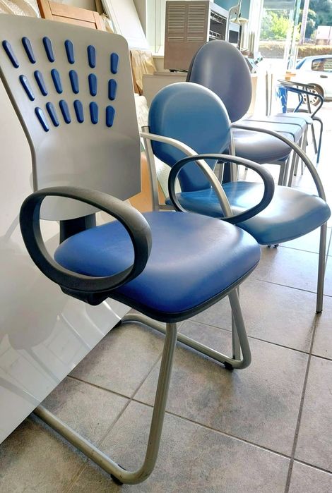 Campanha Outlet- Cadeiras, sofás, estantes, secretárias, expositores