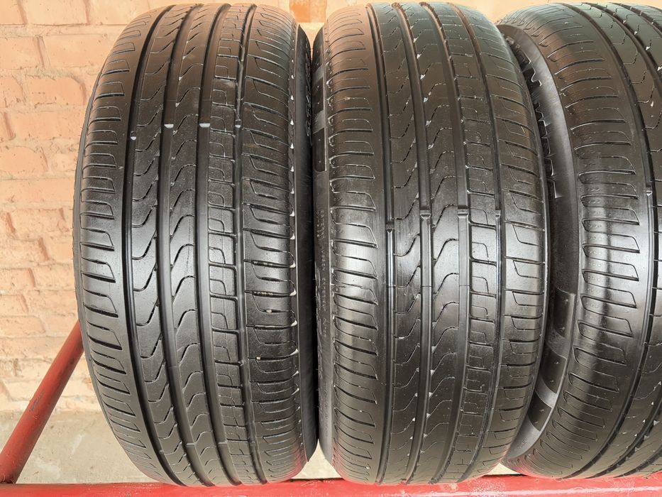 Комплект літніх шин 235/55R19 Pirelli