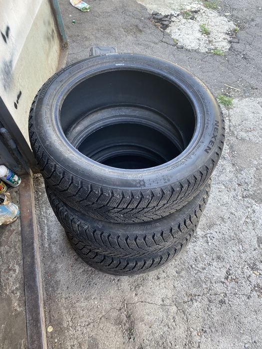 Резина зимова Nexen 2023 року 205/50 R17