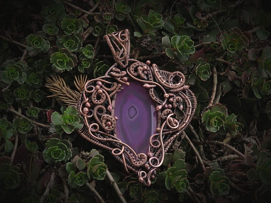 Wisior; różowy agat; miedź; wire wrapping