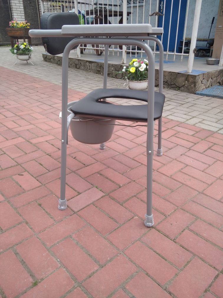 Инвалидный стул.