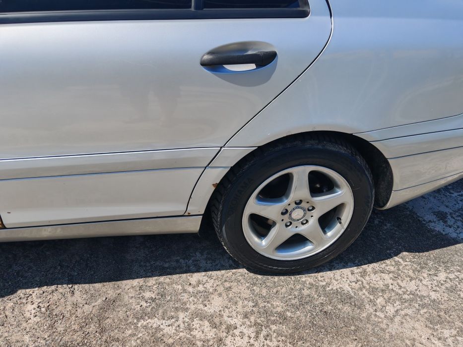 Mercedes-Benz w203 C-Class