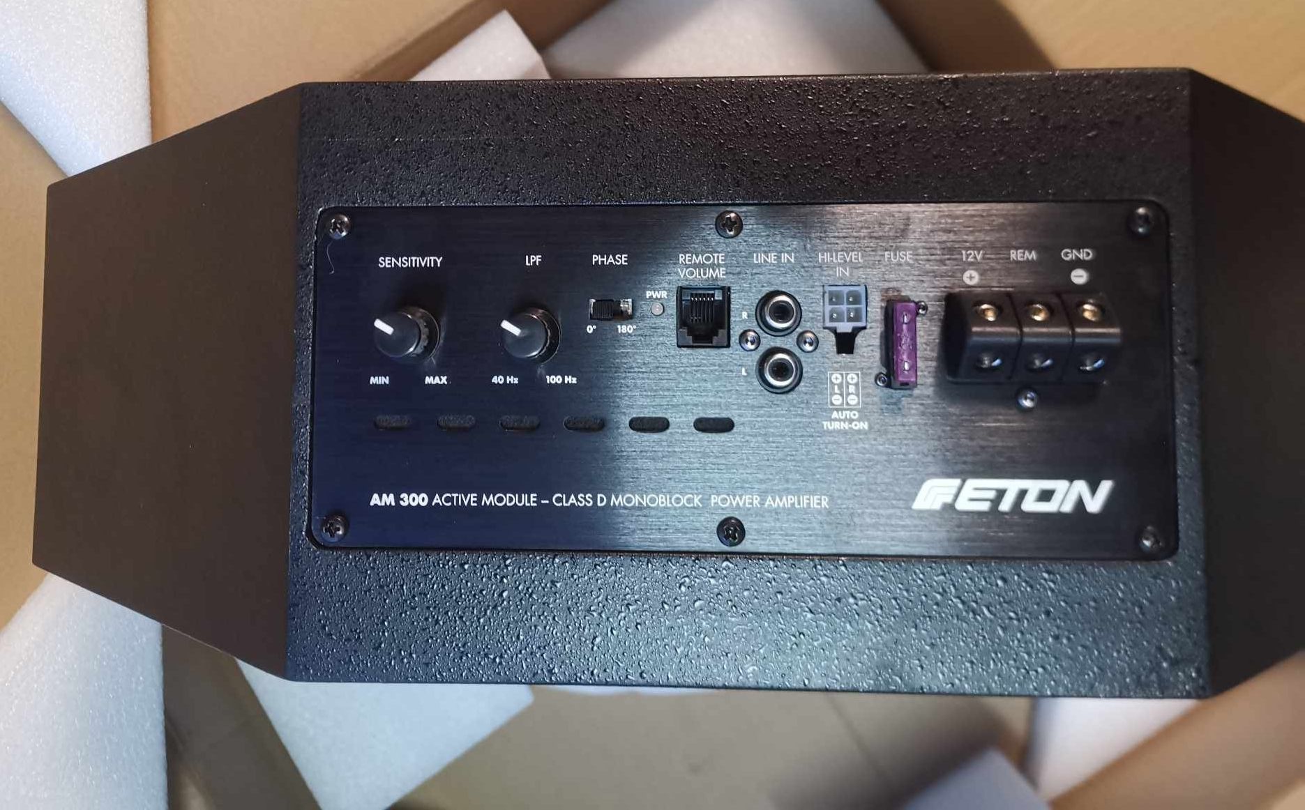 ETON RES 10 A - Subwoofer aktywny