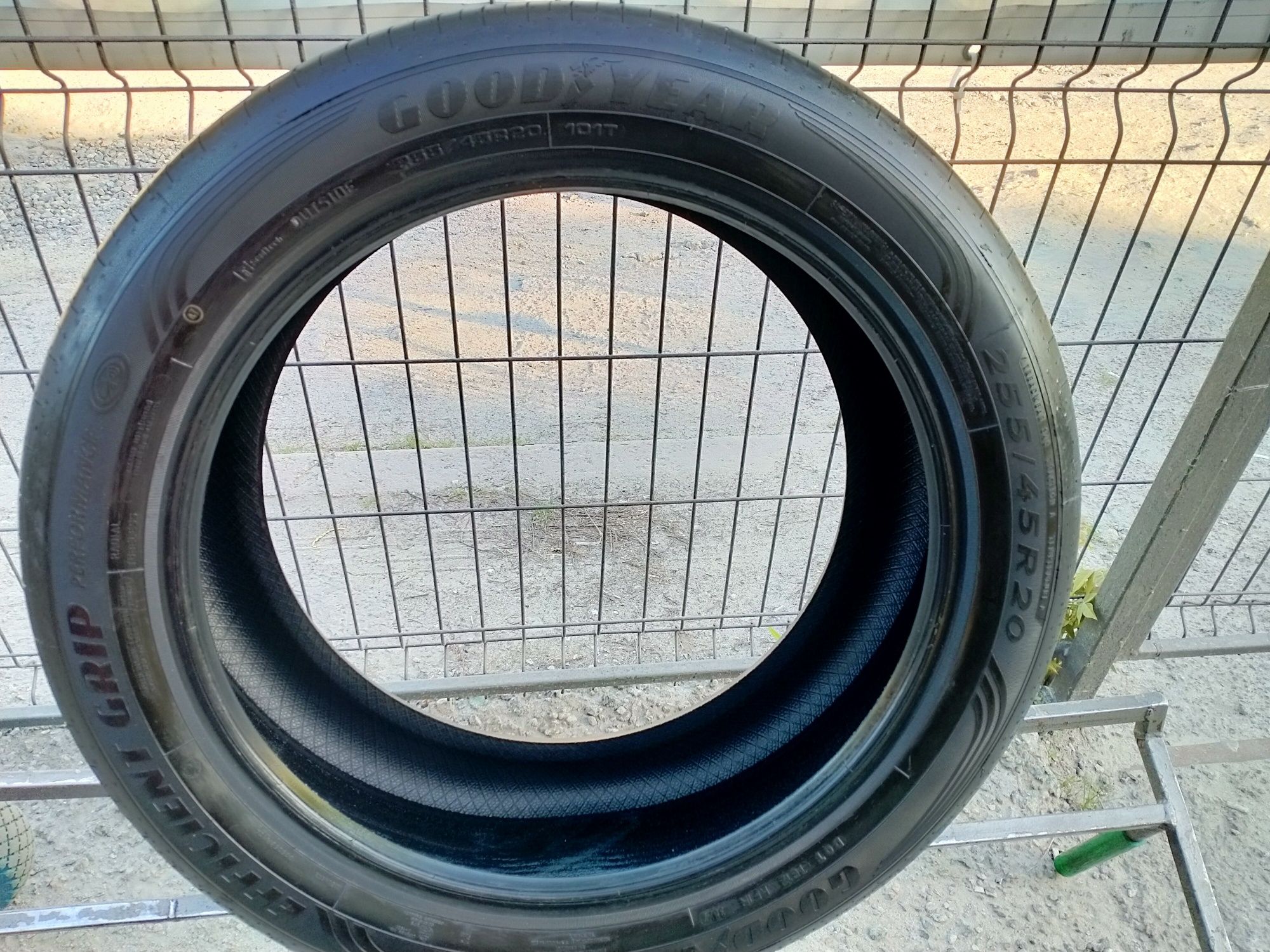 255/45 R20 GOODYEAR EFFICIENTgrip 1шт.