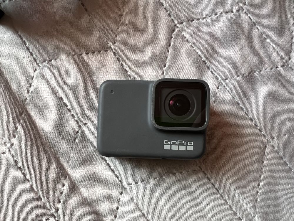 Kamerka GoPro Hero 7 Silver + obudowa + karta 128gb stan bardzo dobry