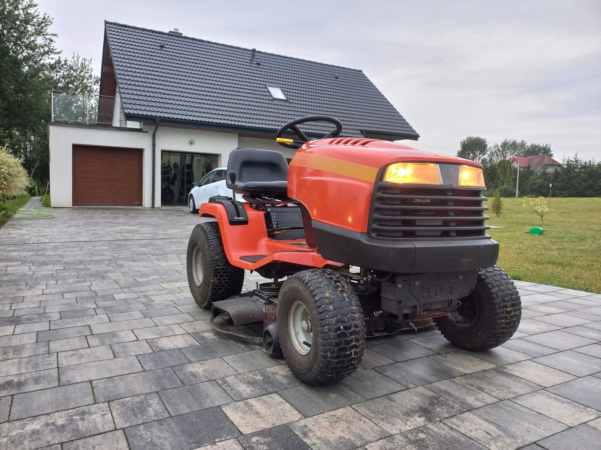 Kosiarka traktorek John Deere SABO 1071 – 17 KM, hydrostat, mocna i ni