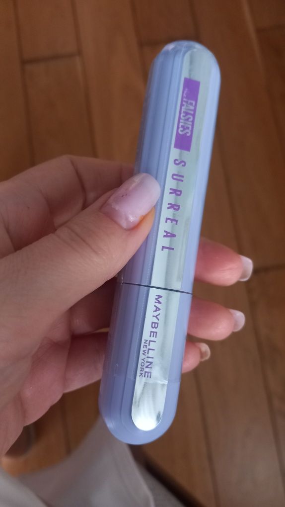 Nowy czarny tusz do rzęs maybelline the falsies surreal