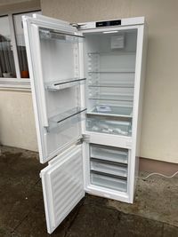 Вбудований холодильник Miele ™ KFN 7734 F