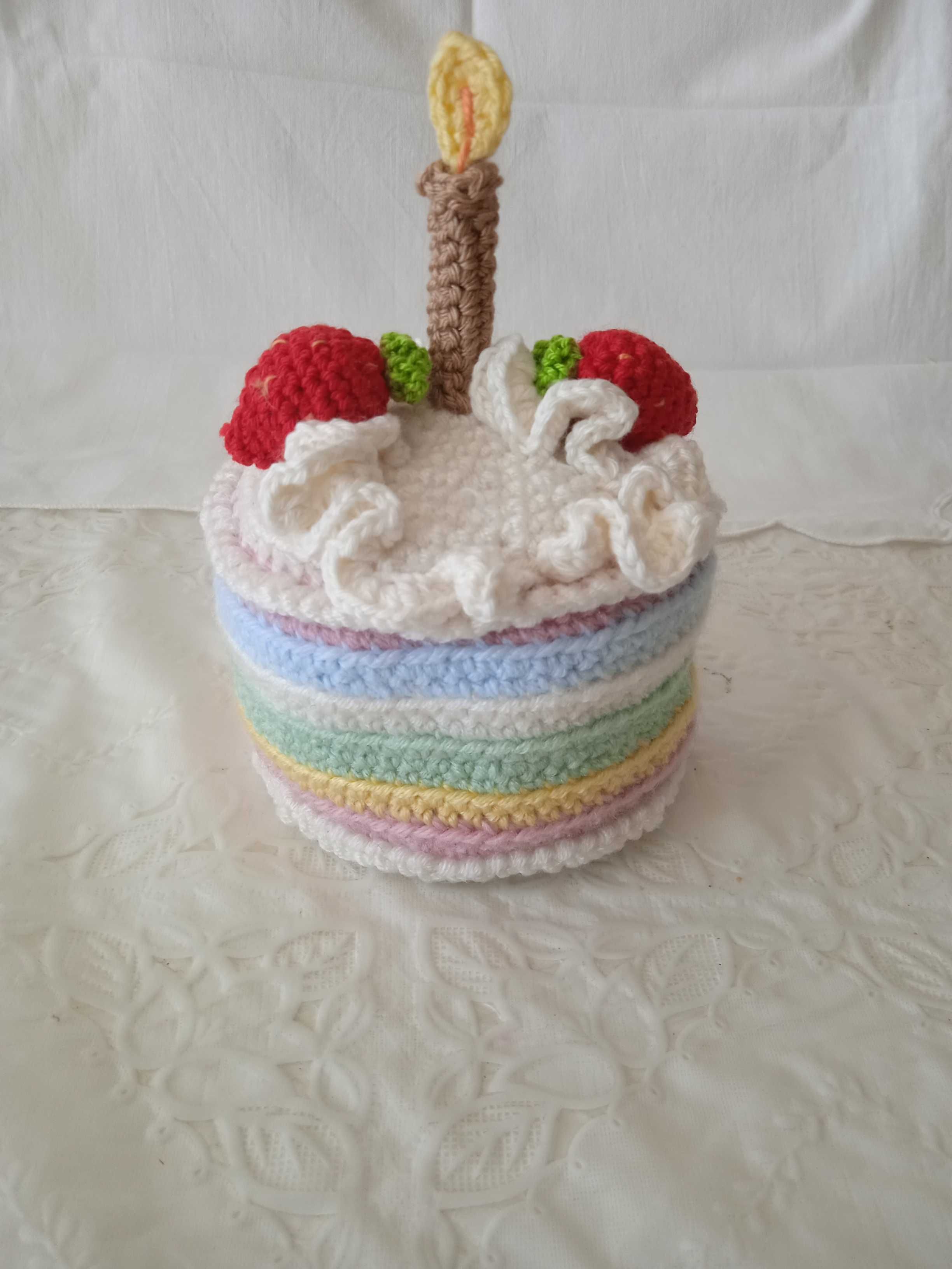 Bolo com vela amigurumi