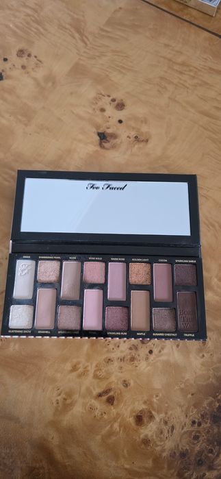To Faced Born This Way The Natural Nudes, paletka cieni