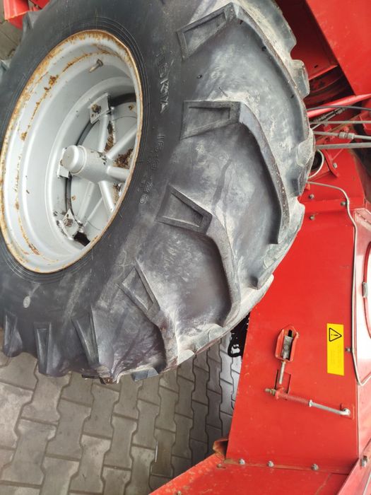 Комбайн зернозербовий Massey Ferguson 16. Масей Фергусон 16
