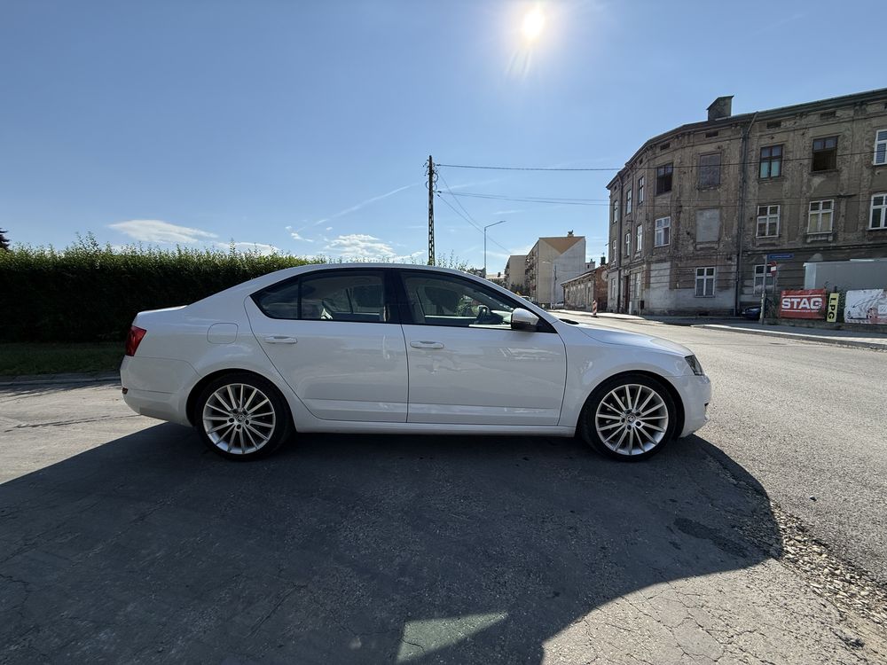 Skoda Octavia Salon Polska. Ledy ,Dsg , felgi 18 .Stan idealny !