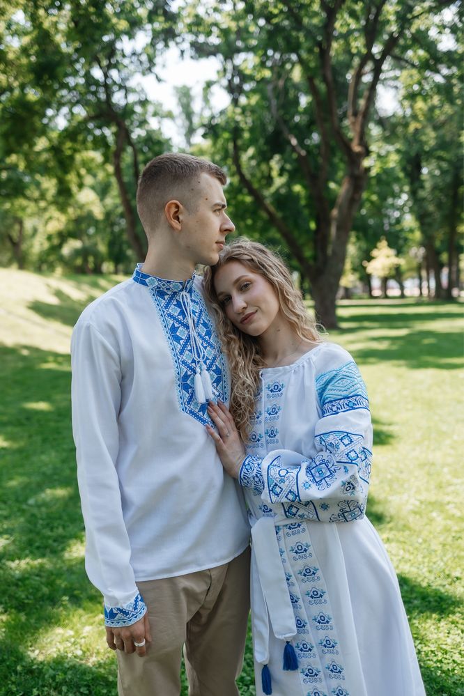 Парні вишиванки із сукнею
