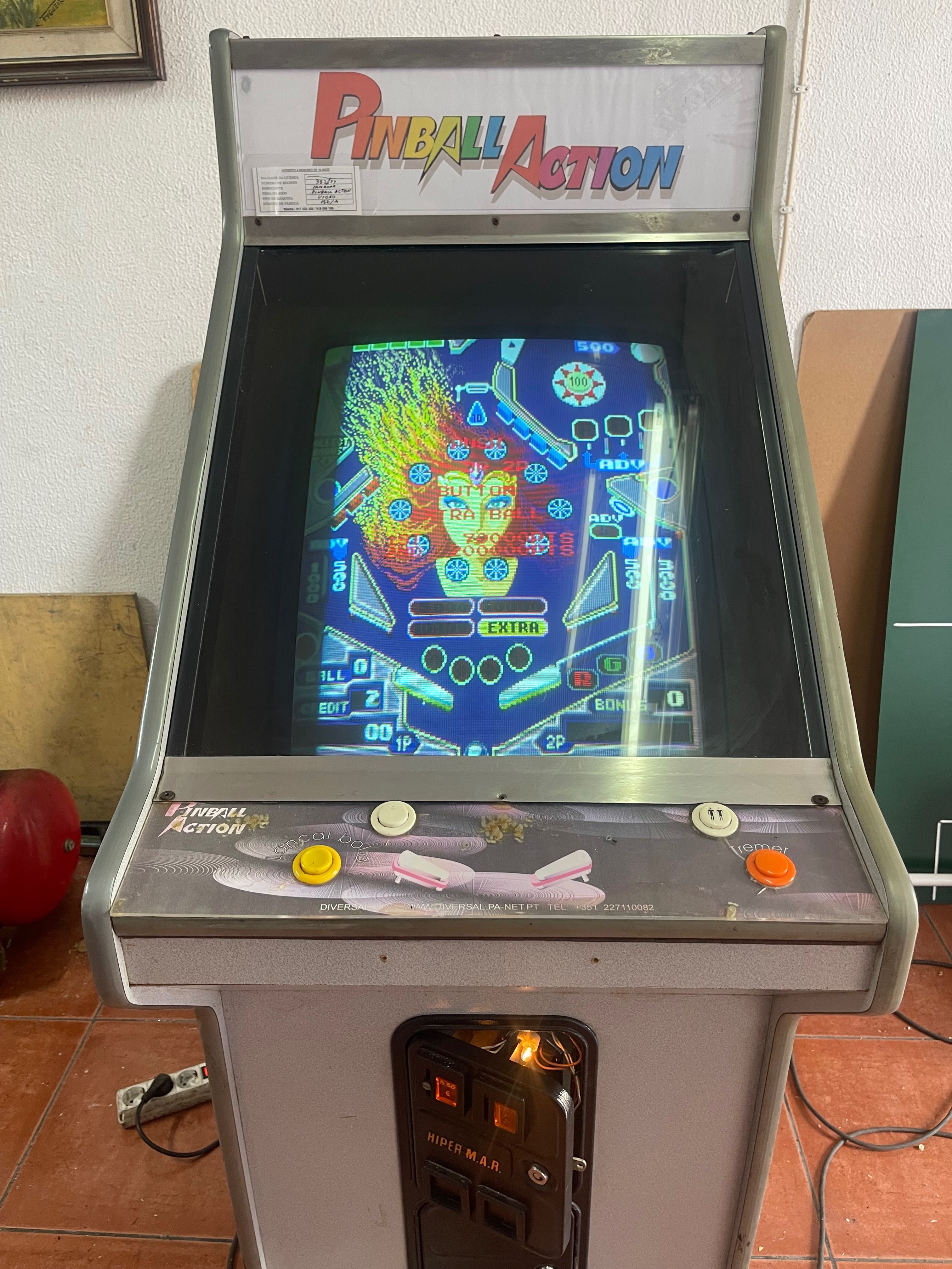 Vendo vídeo Pinball Action