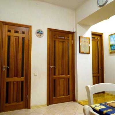 сдам большую современную 3-к. квартиру Печерск метро Арсенальная 3 мин