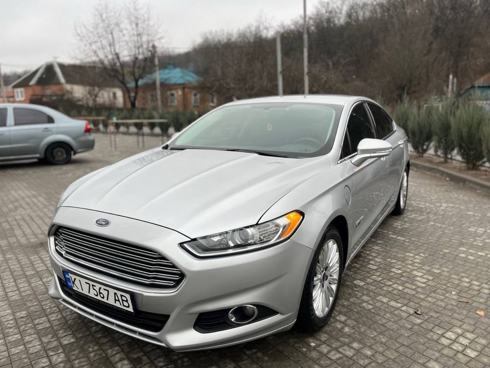 Ford Fusion hybrid plug-in