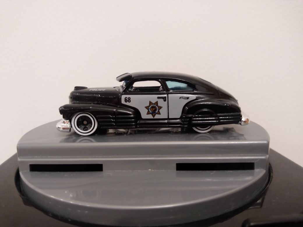 Hot wheels RTH 47 Chevy Fleetline.