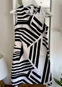 Vestido preto e branco da Zara com padrão geométrico