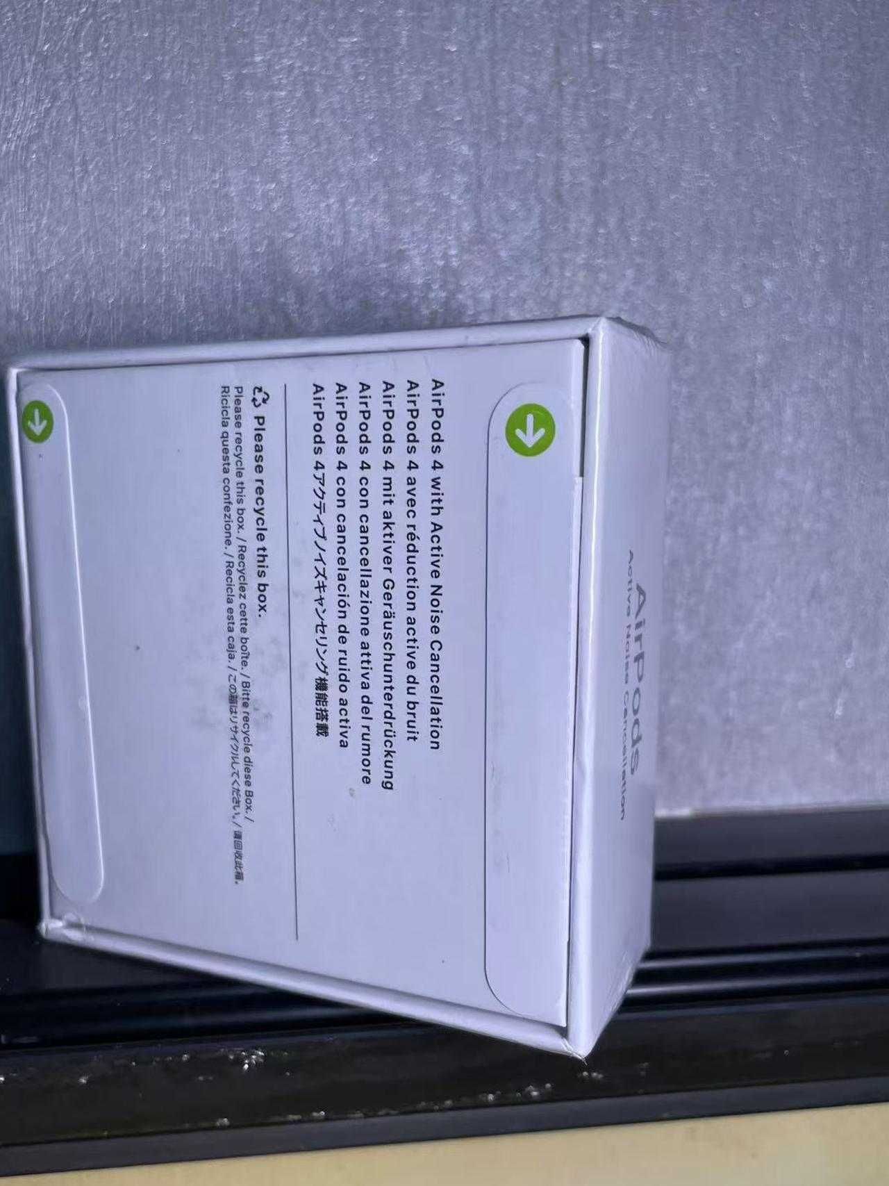 Zupełnie nowe słuchawki__Apple_AirPods__4_generacji w świetnej cenie